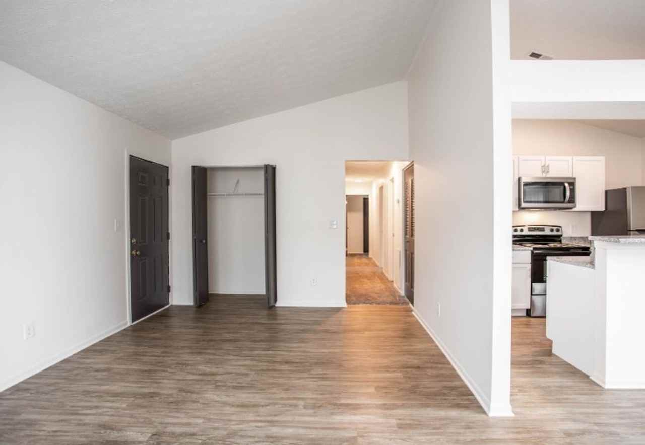 Stratford Commons - Photo 4 of 6