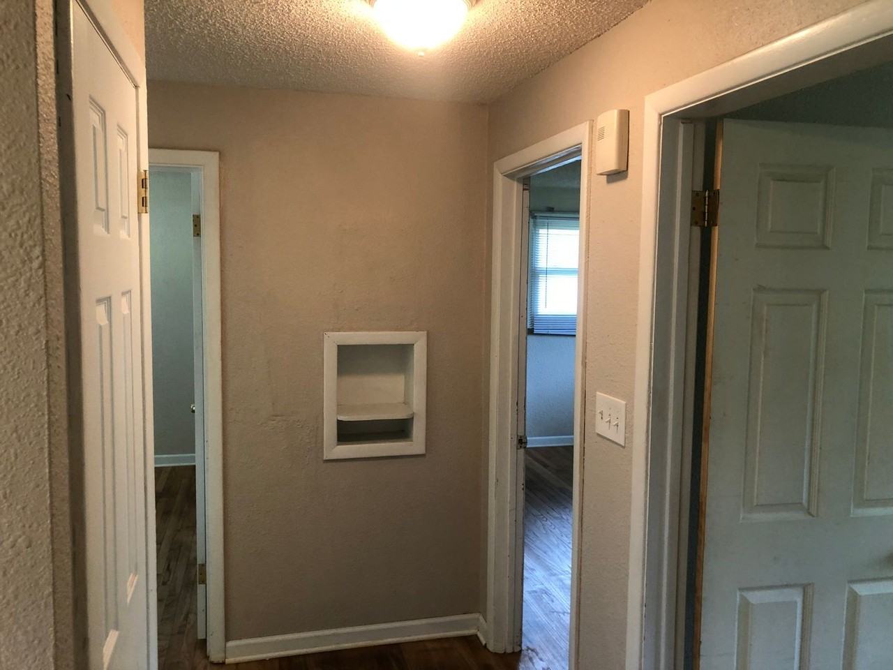 2011 Tecumseh Rd - Photo 4 of 19