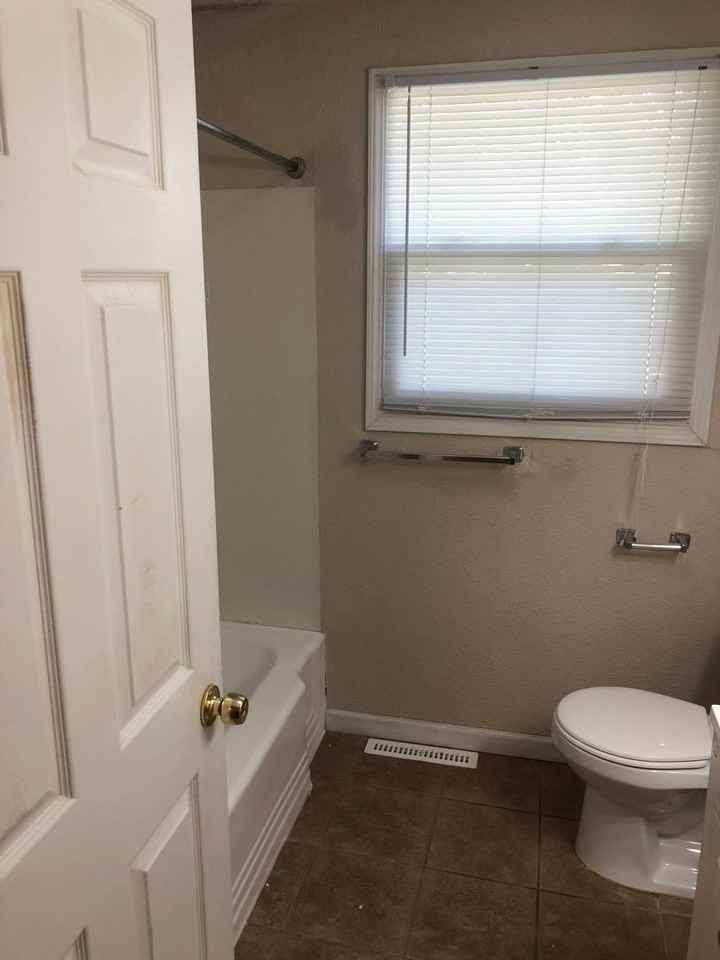 2011 Tecumseh Rd - Photo 5 of 19