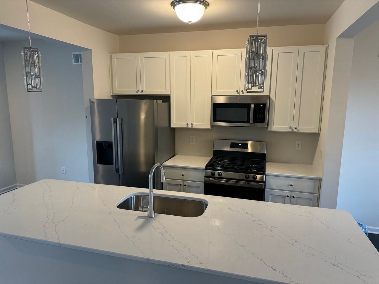 642 Oak Dr - Photo 3 of 25