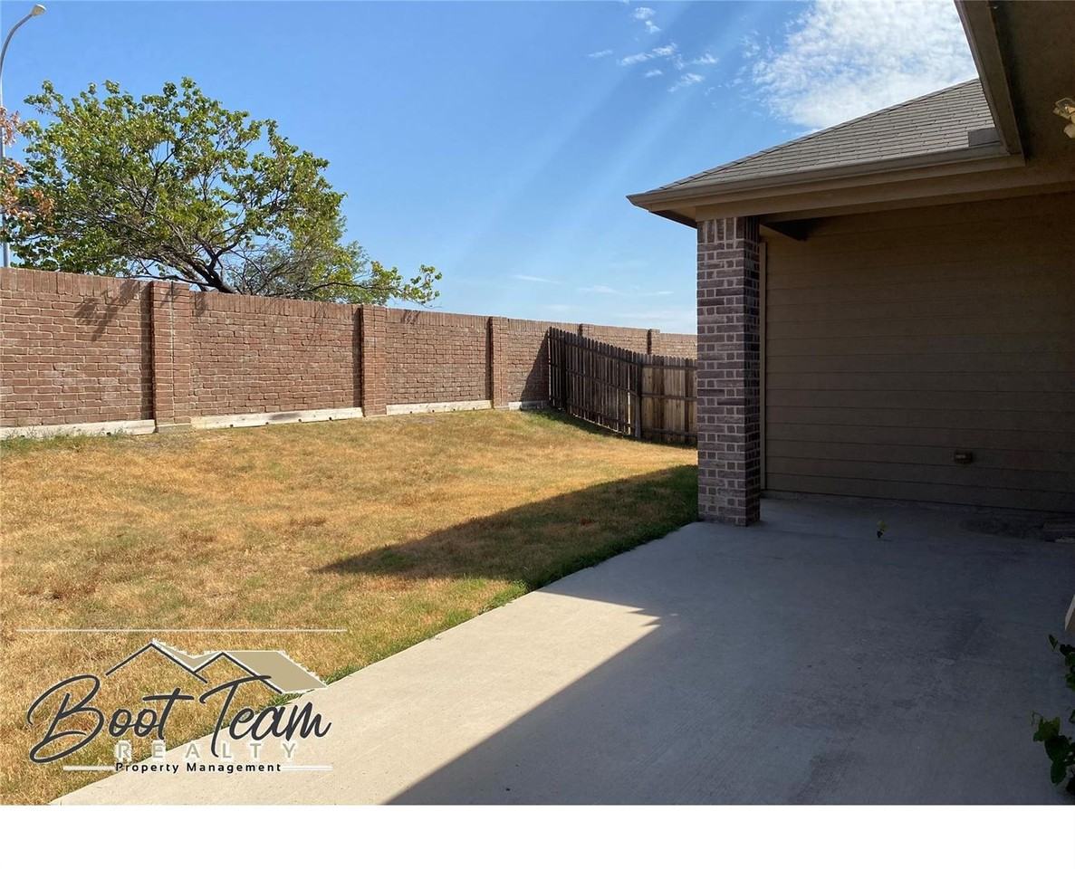 9353 Comanche Ridge Dr - Photo 3 of 23