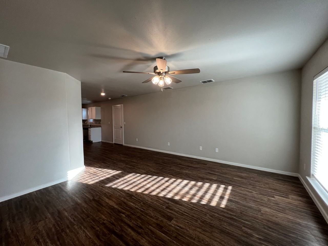 3507 Tiffin Ave - Photo 5 of 29
