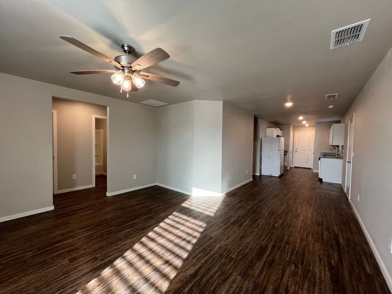 3507 Tiffin Ave - Photo 7 of 29