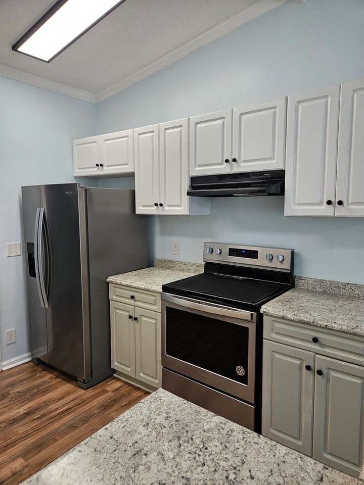 6030 Saint Andrews Dr - Photo 5 of 17