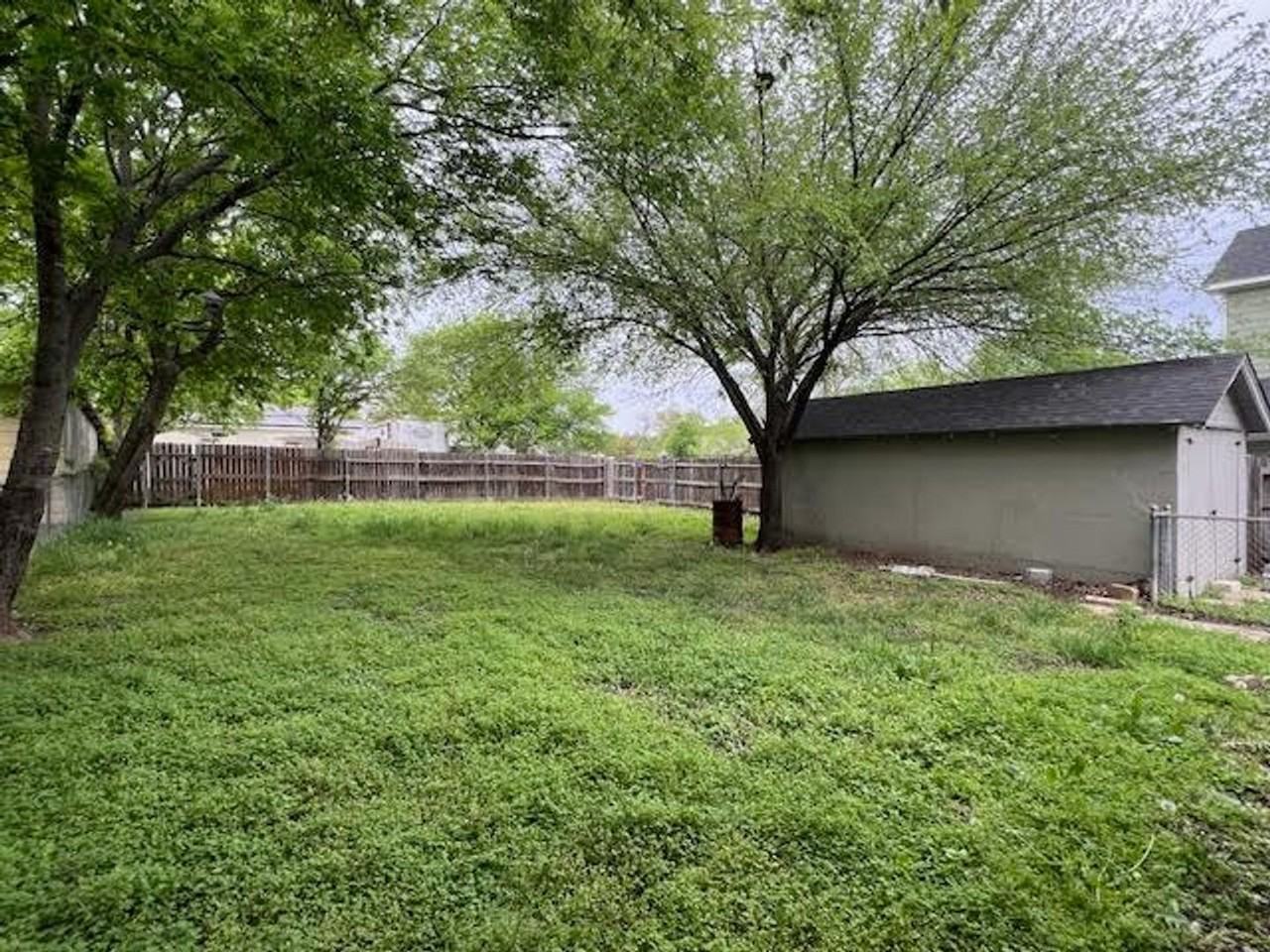 1705 Baylor Ave - Photo 2 of 12