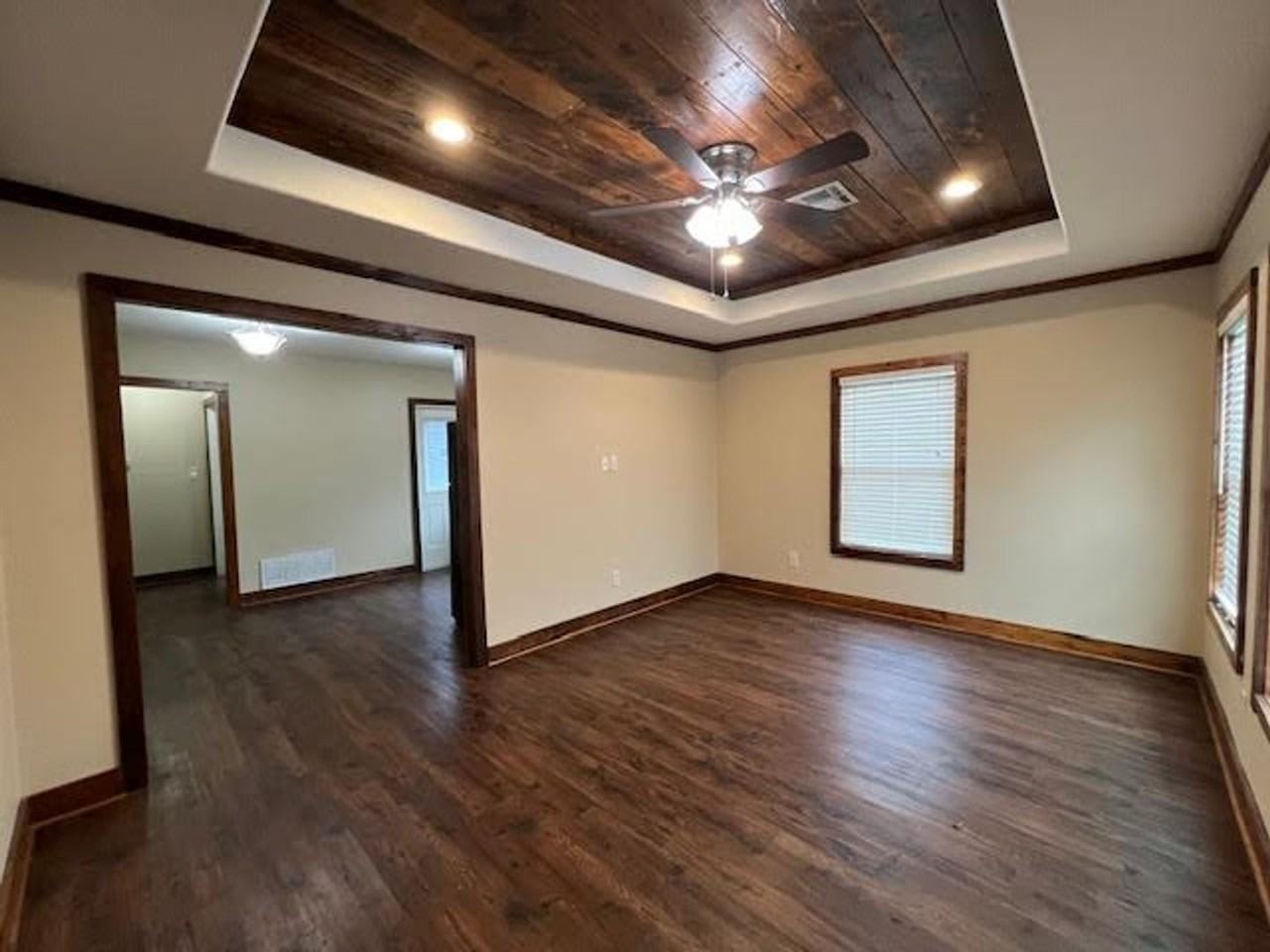 1705 Baylor Ave - Photo 3 of 12