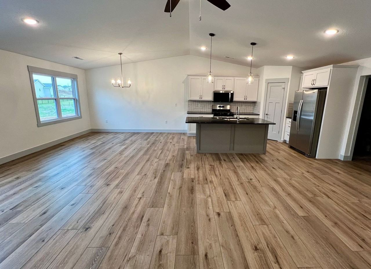 4646 Pierce Dr - Photo 2 of 22