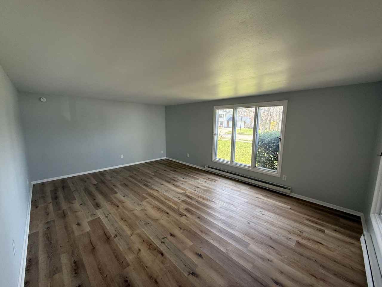 4328 Oakhurst Dr - Photo 3 of 22