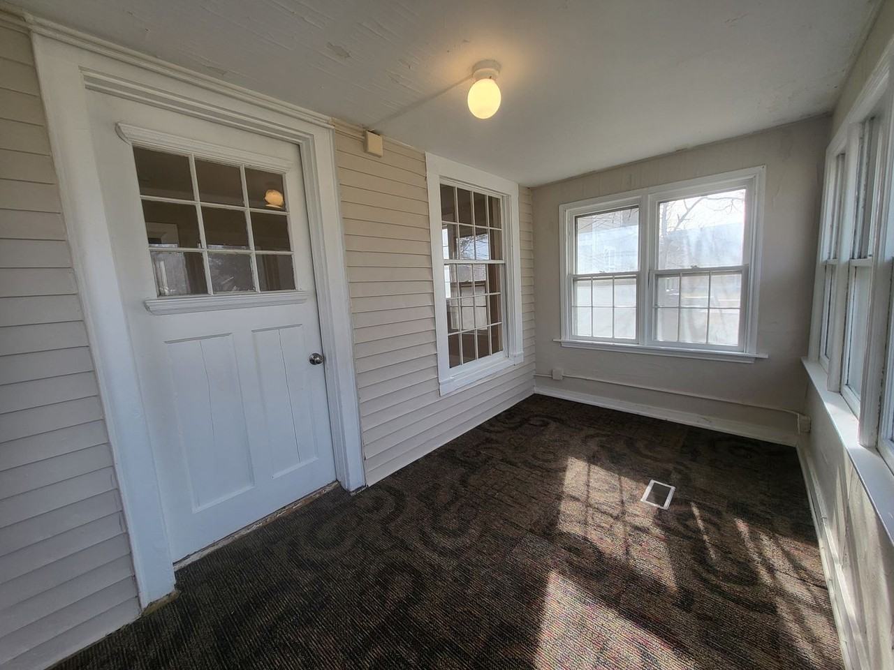 1329 Fremont St - Photo 2 of 36