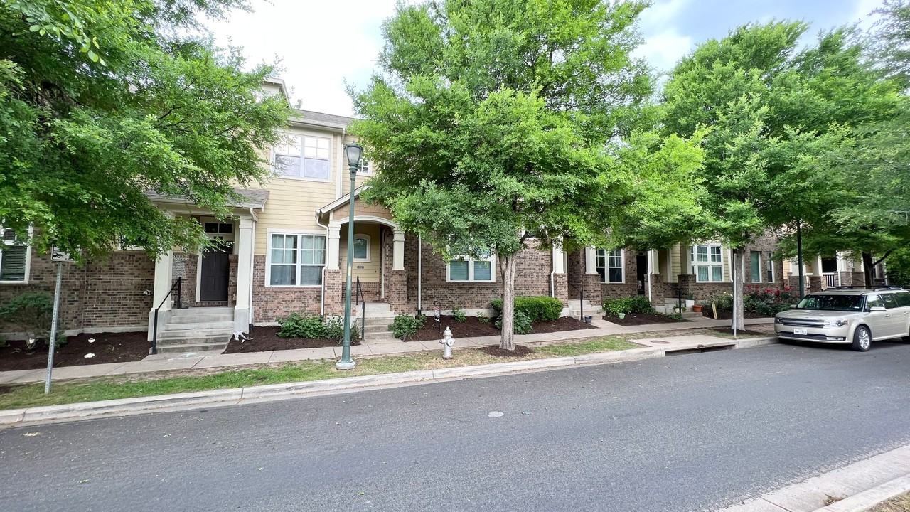 4112 Mattie St - Photo 2 of 11
