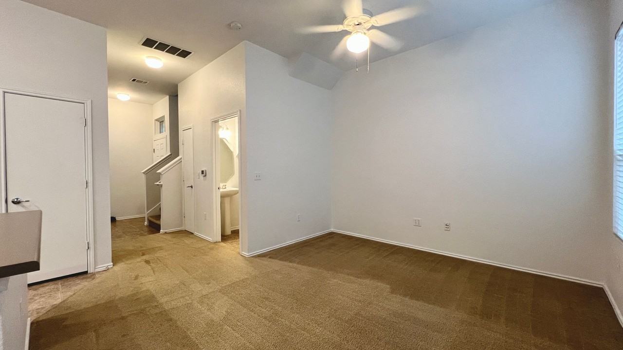 4112 Mattie St - Photo 5 of 11