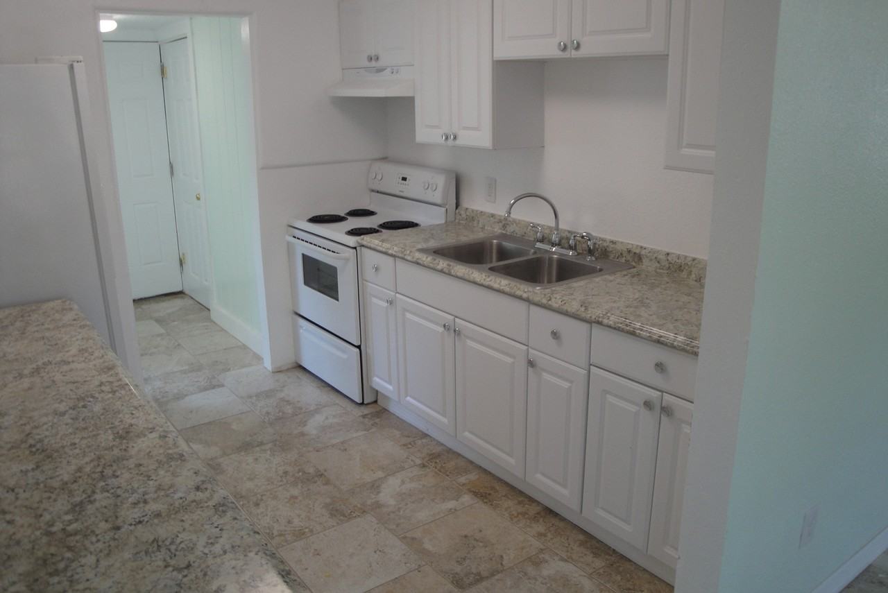 1665 37th St S - Photo 4 of 12