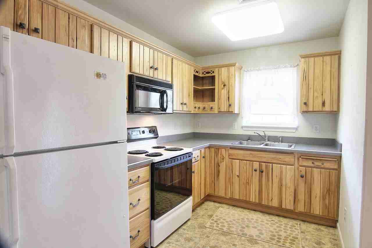 377 S Reading Ave - Photo 2 of 17