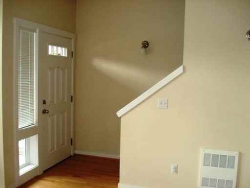 6518B 24th Ave Ne - Photo 2 of 12