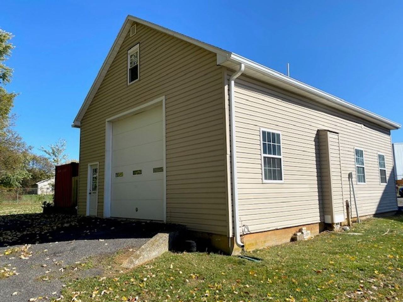 9459 Sharpsburg Pike - Photo 2 of 13