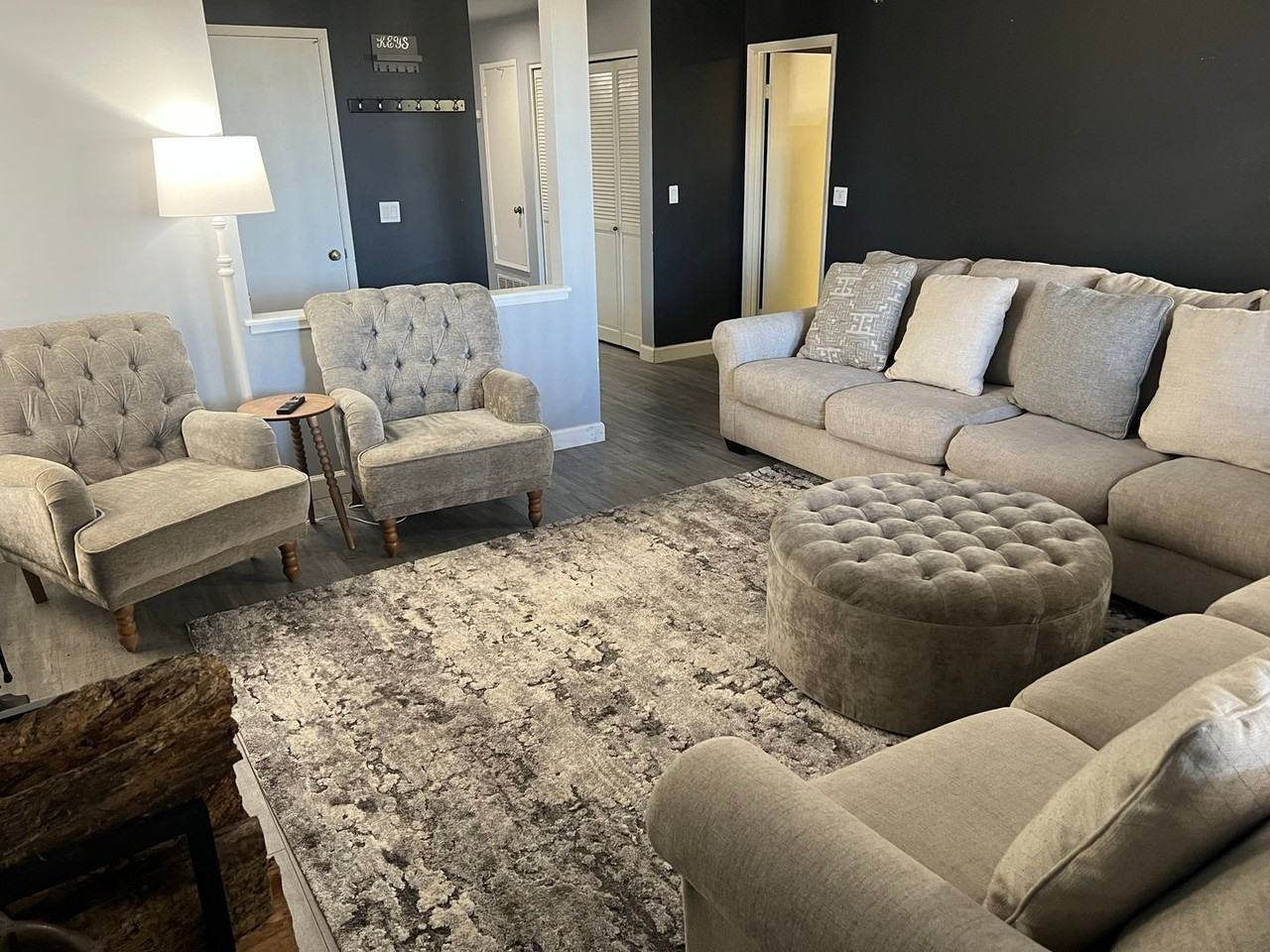 2744 East Ct - Photo 3 of 8