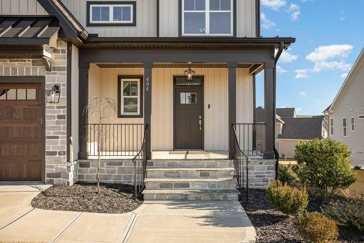 404 Prides Xing - Photo 3 of 33