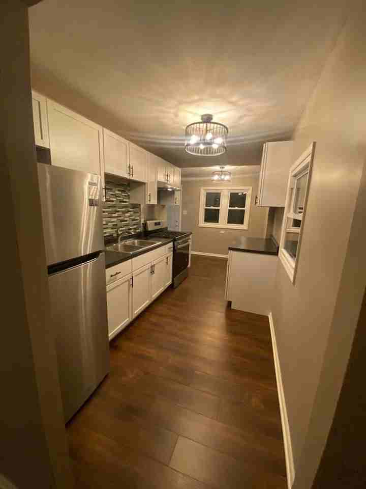 4729 N 20th St - Photo 3 of 12