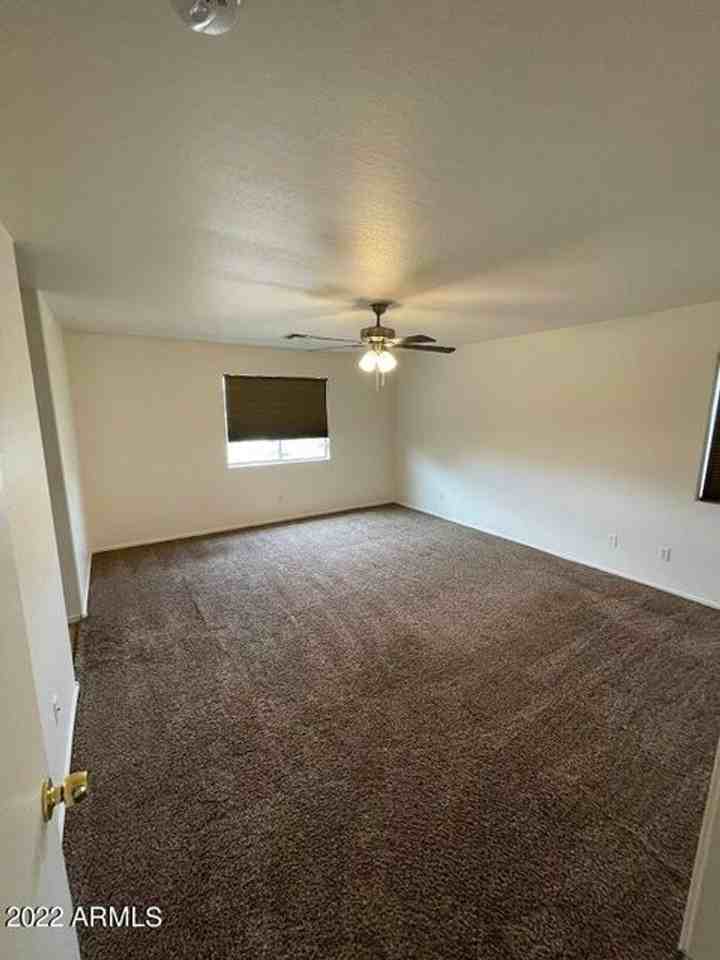 25881 W North Star Pl - Photo 5 of 20