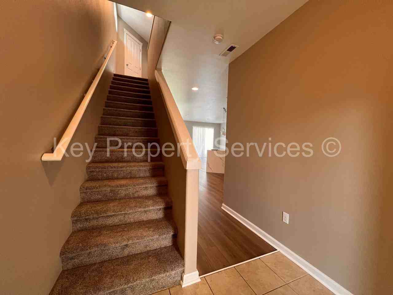 13904 Ne 23rd Ave - Photo 3 of 26