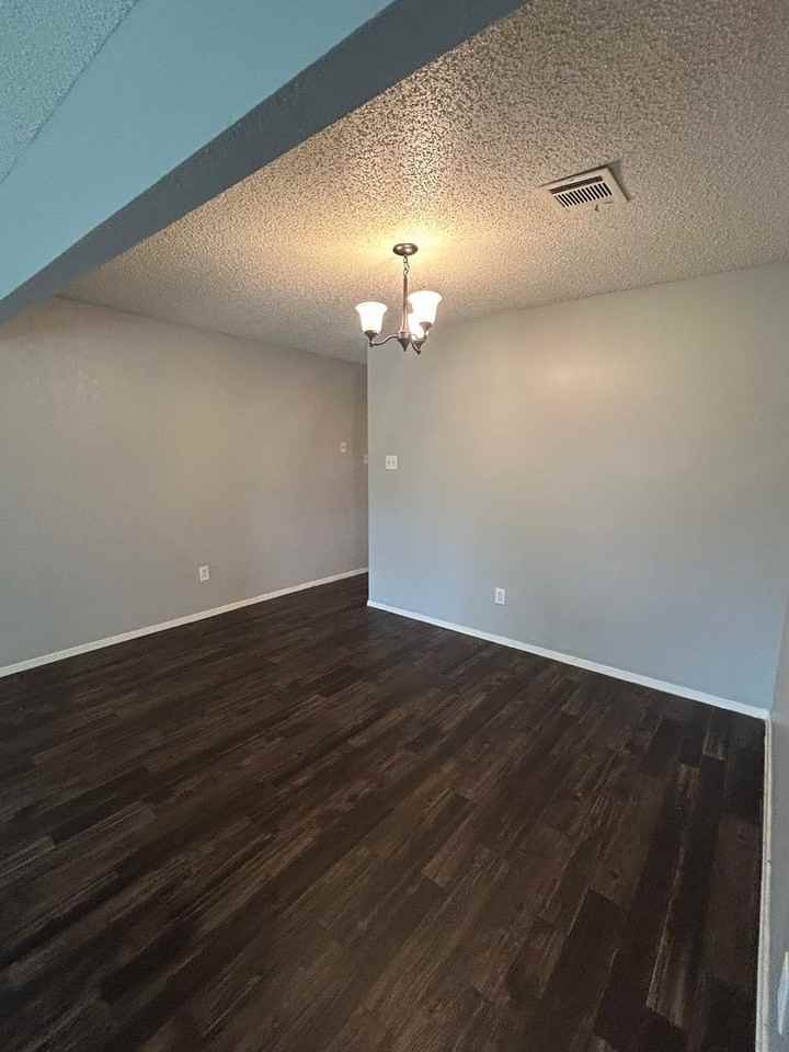 104 Hillside Dr - Photo 2 of 12