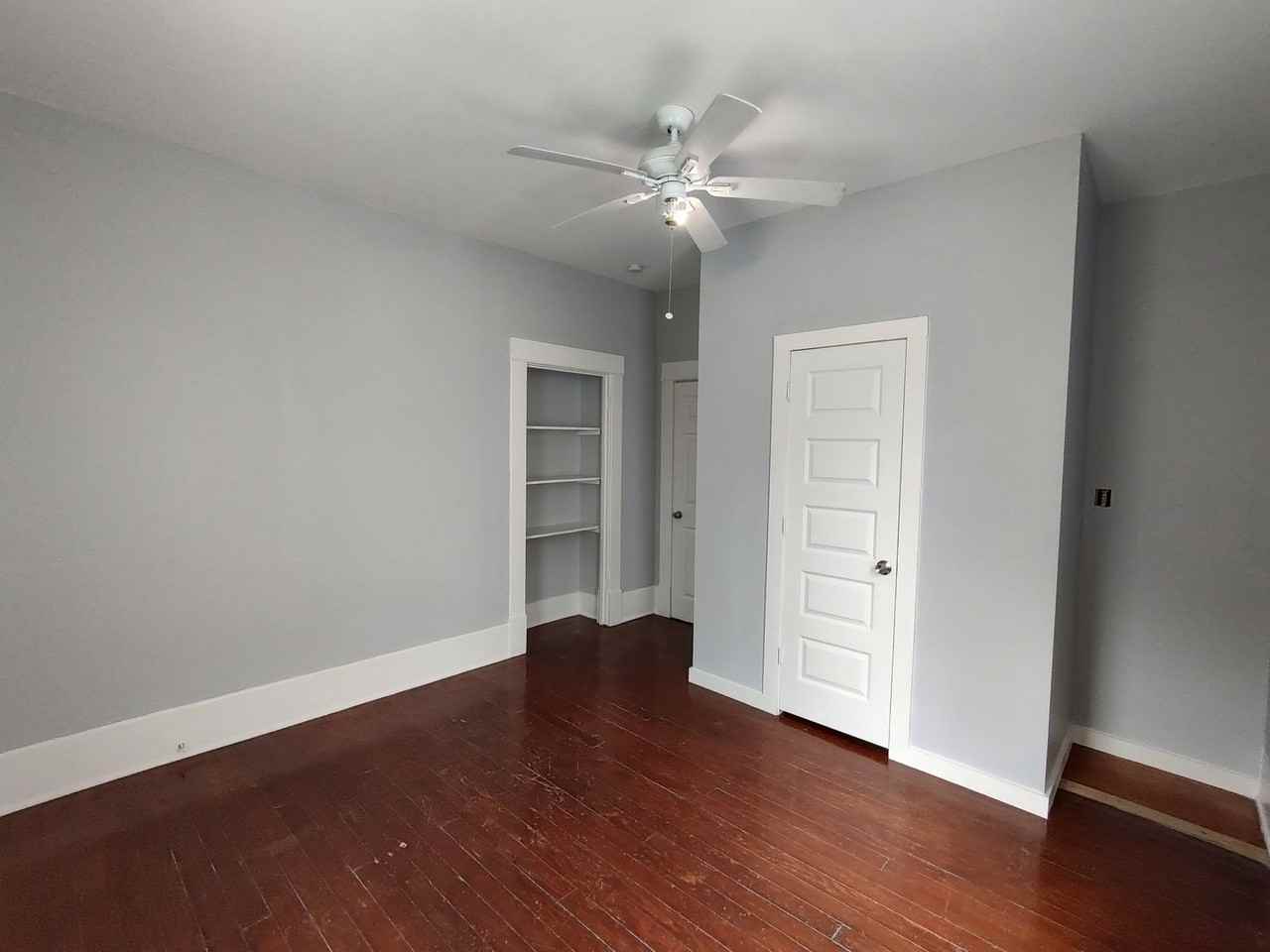 826 W Russell Pl - Photo 4 of 15