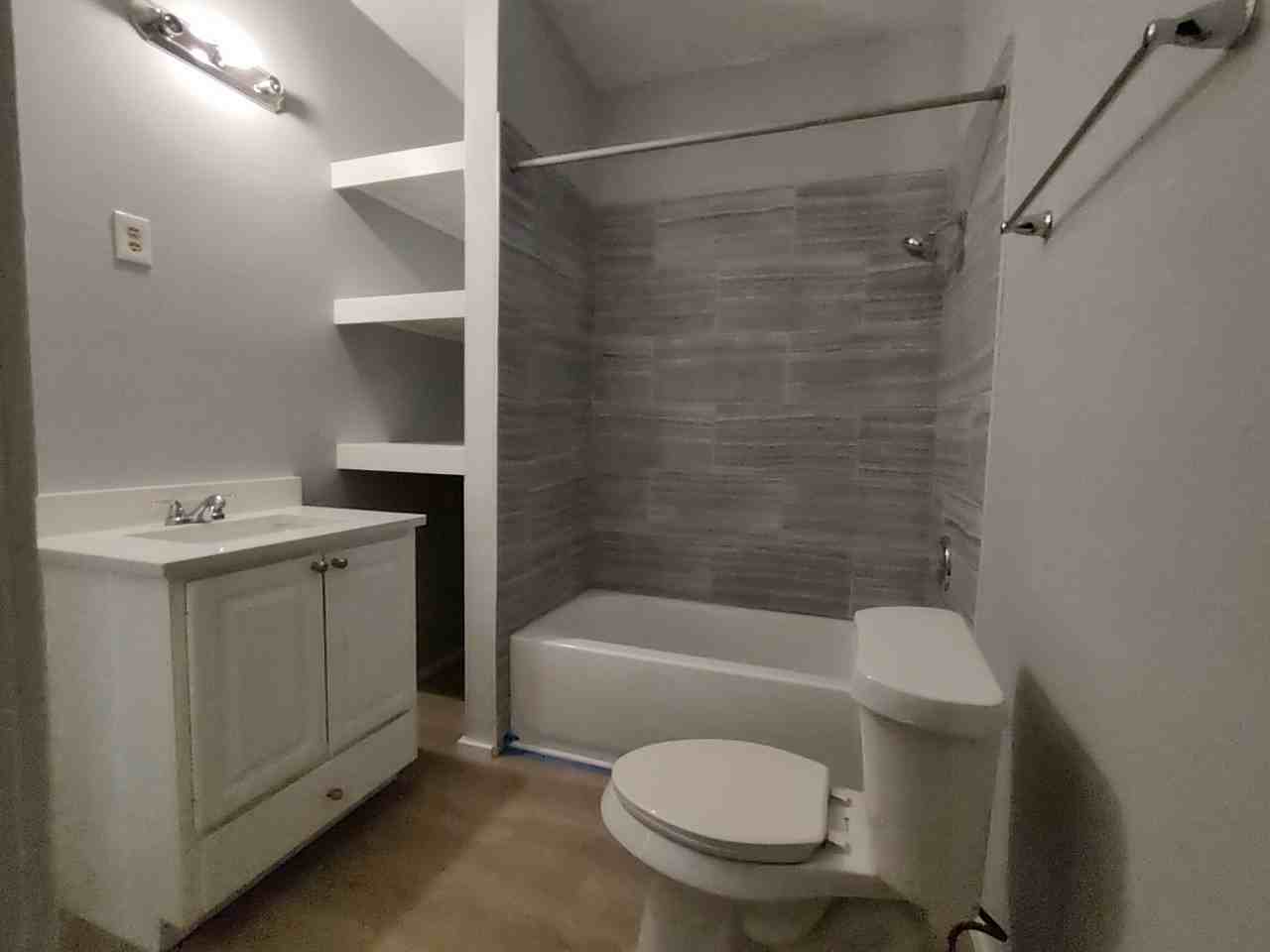 826 W Russell Pl - Photo 5 of 15