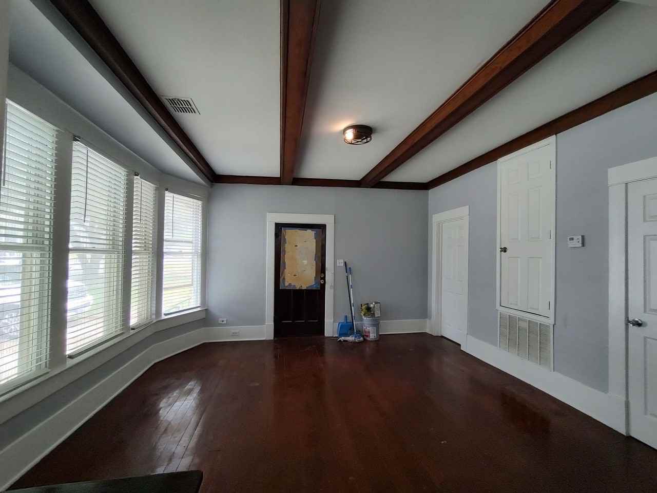 826 W Russell Pl - Photo 6 of 15
