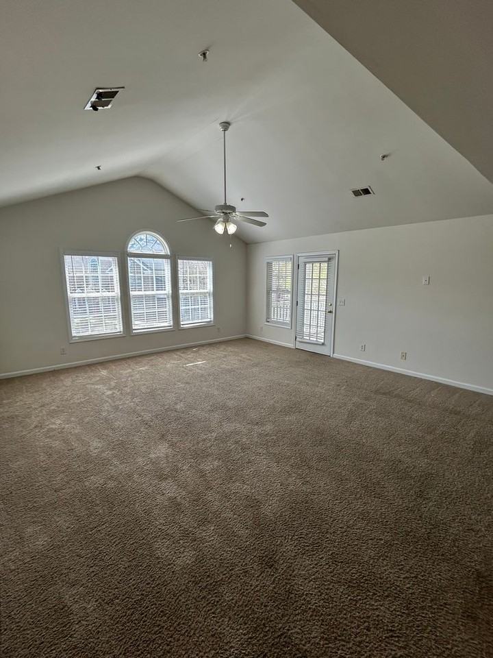 131 Veranda Way - Photo 5 of 44