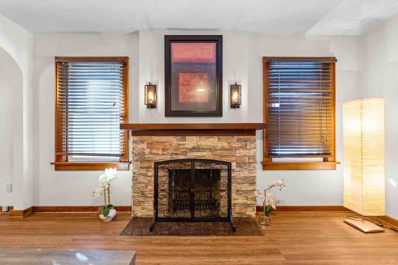 2613 University Ave - Photo 3 of 22