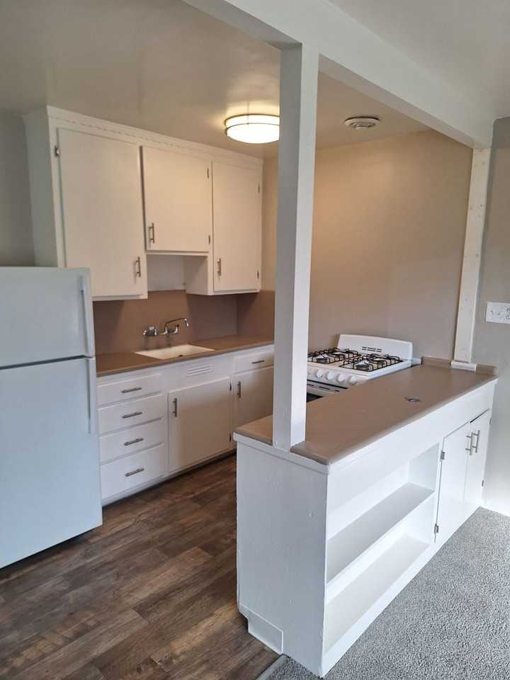 MORRIS APARTMENTS, LLC - Photo 2 of 43