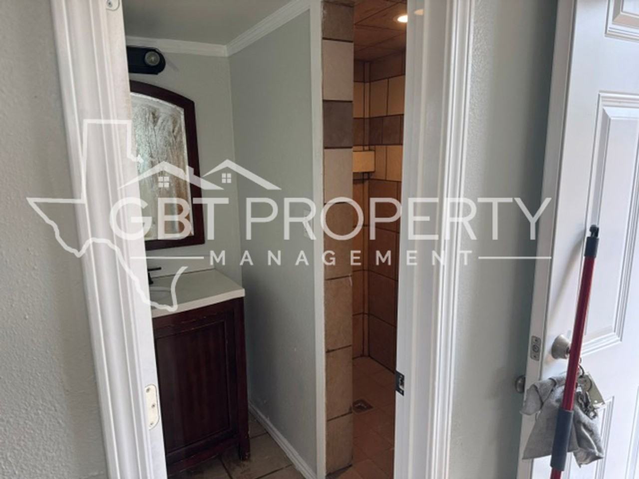 324 E Castlewood Dr #B - Photo 7 of 7