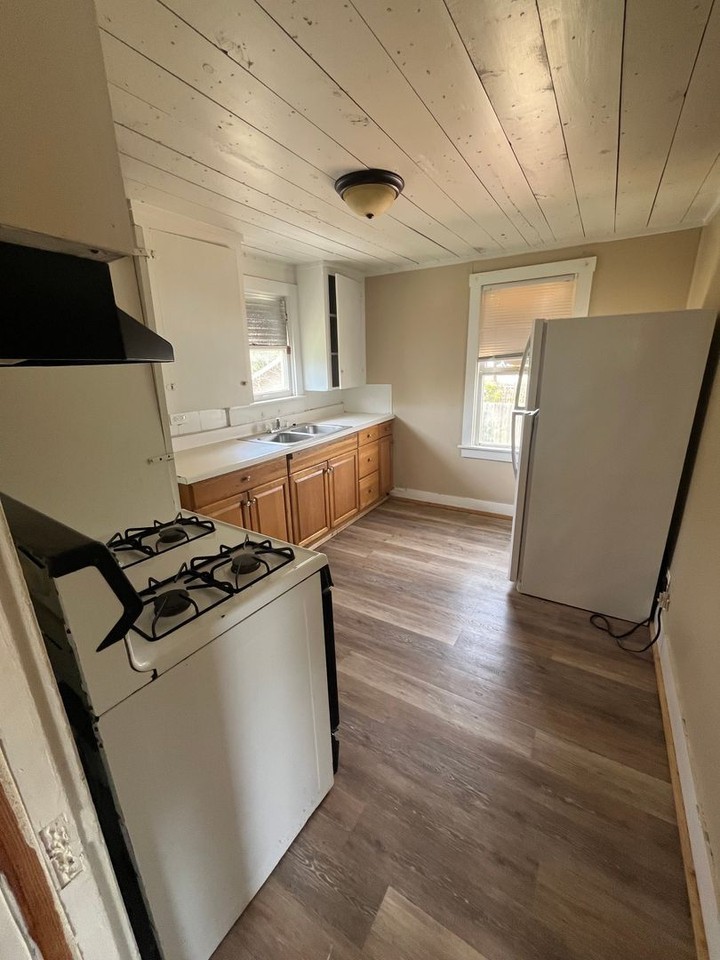 1150 Palm St - Photo 2 of 4