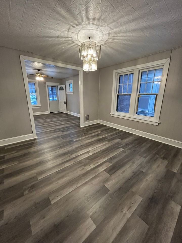 437 Walnut Ave - Photo 2 of 25