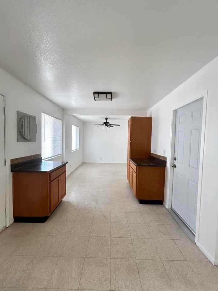 6547 49 Palms Ave - Photo 5 of 13