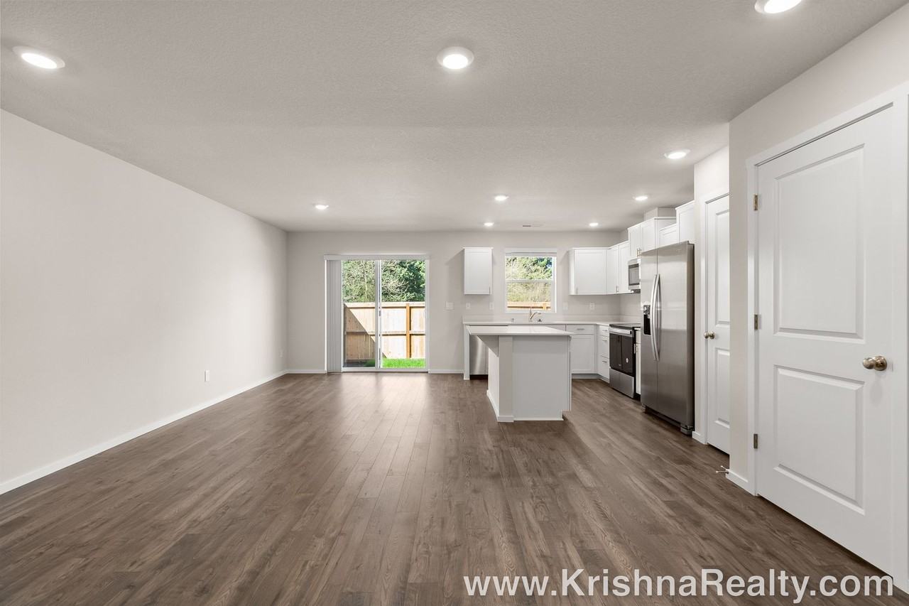 10316 Ne 46th St - Photo 3 of 20