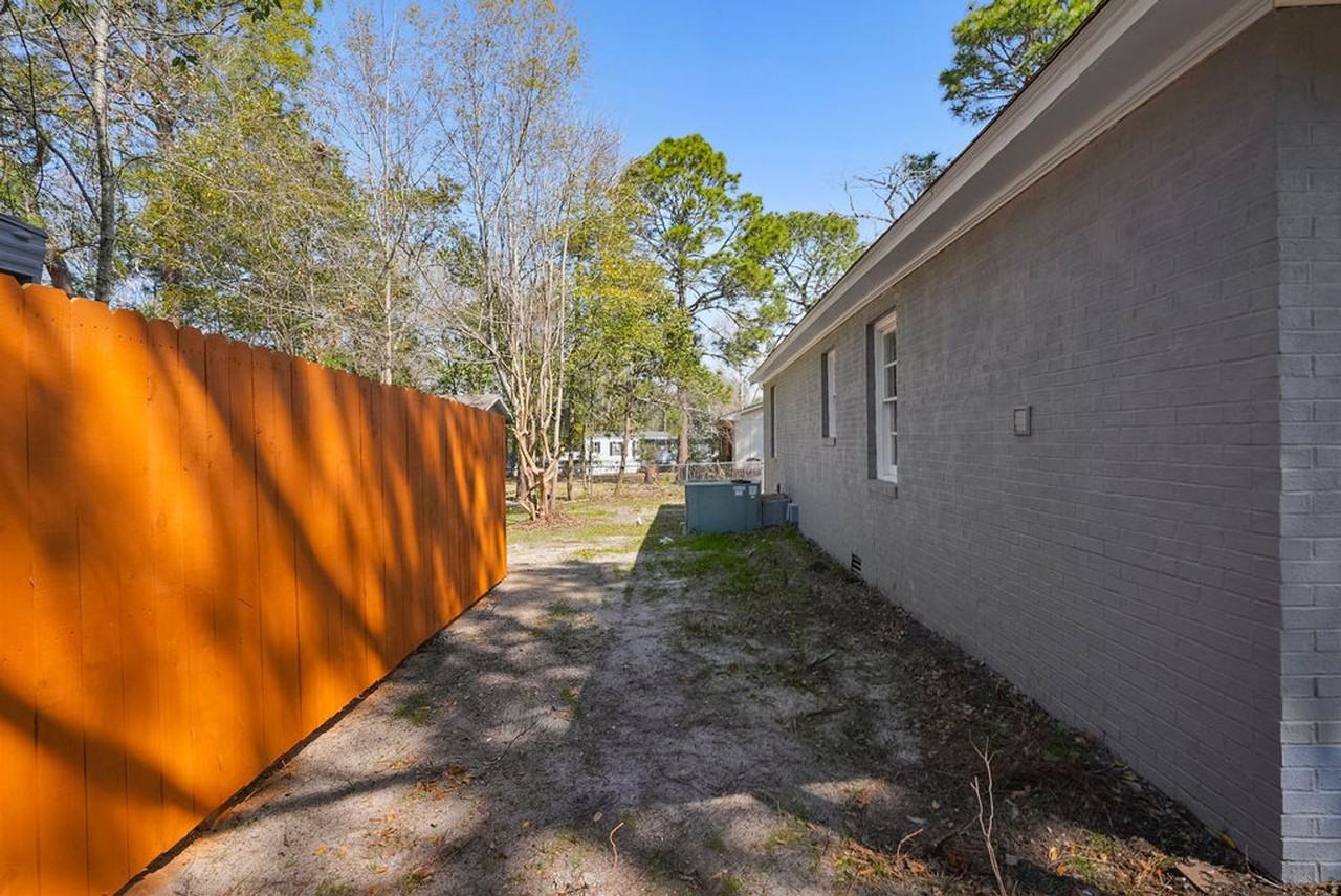 2312 Enloe St - Photo 5 of 25