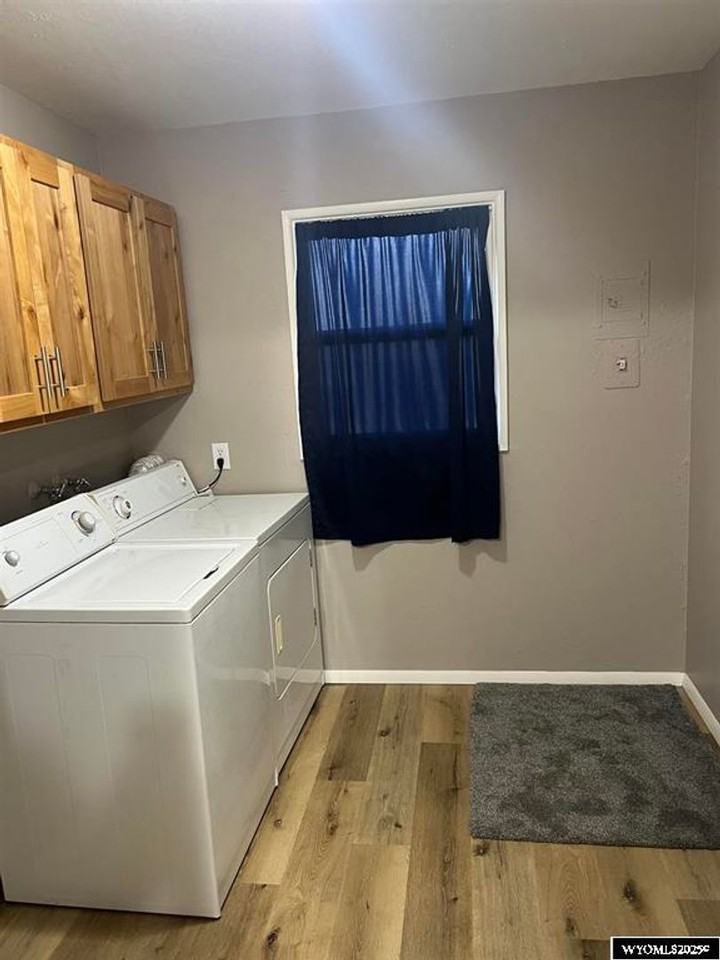 1913 S Washington St - Photo 4 of 13