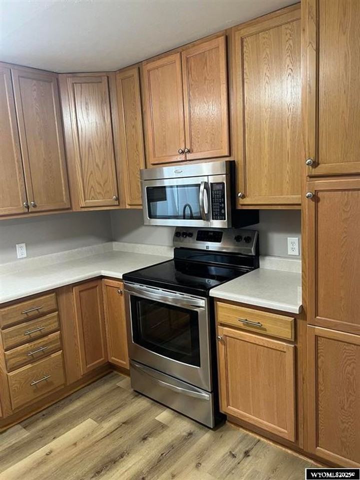 1913 S Washington St - Photo 5 of 13