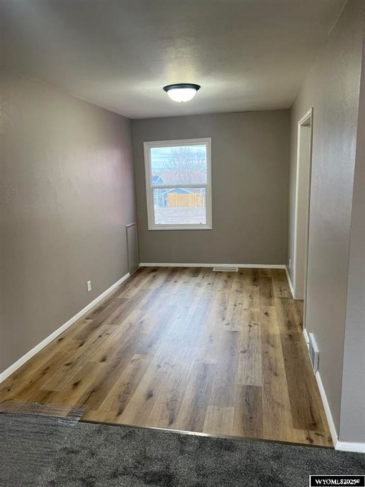 1913 S Washington St - Photo 7 of 13