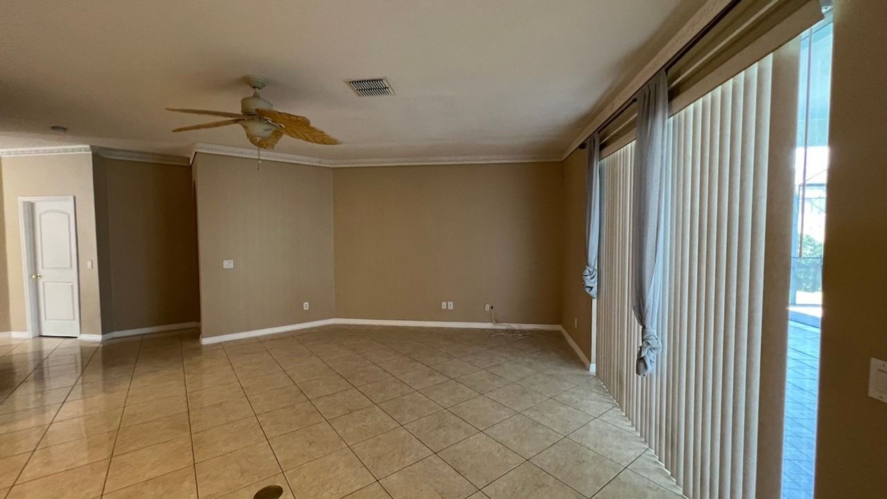 6529 Lake Pembroke Pl - Photo 7 of 22