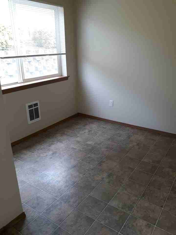 730 South Vassault Street - Photo 4 of 12
