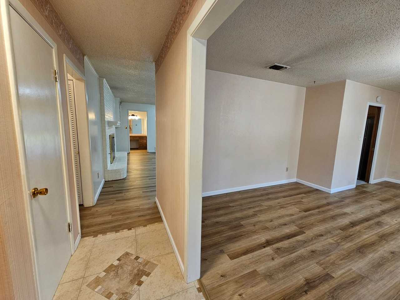 1109 W Redbud Dr - Photo 3 of 35