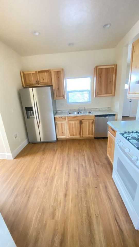 105 S 14th Ave - Photo 4 of 18