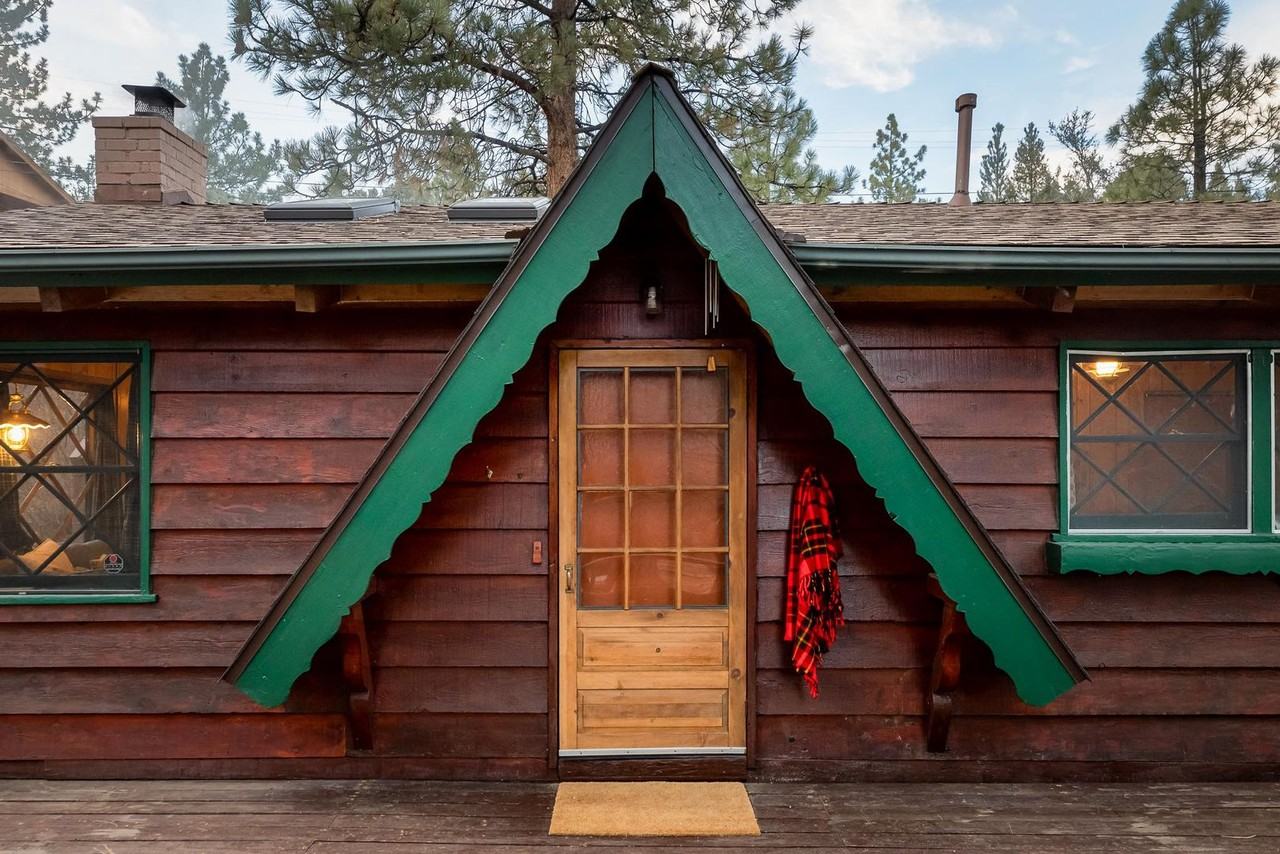 613 Beaumont Ln - Photo 3 of 24