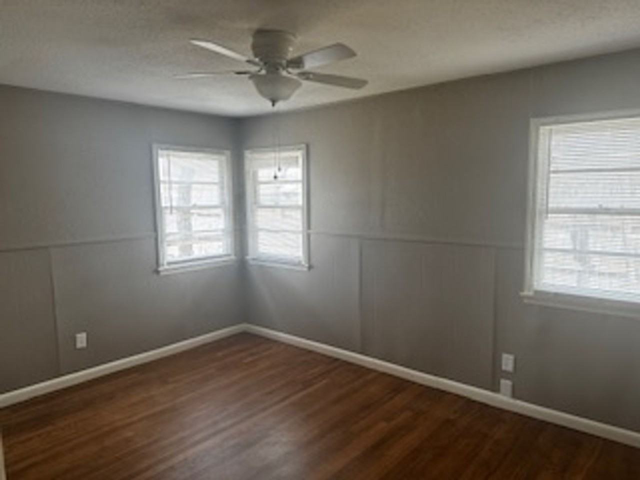 4158 Russell Ave - Photo 3 of 12