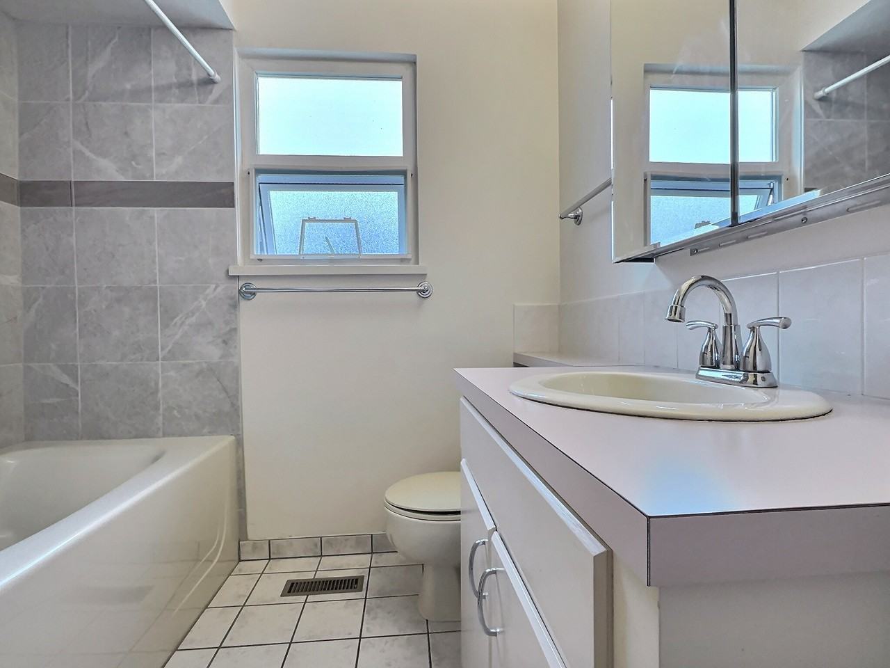 12012 190th St - Photo 3 of 12