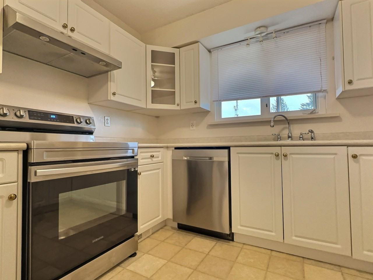 12012 190th St - Photo 2 of 12