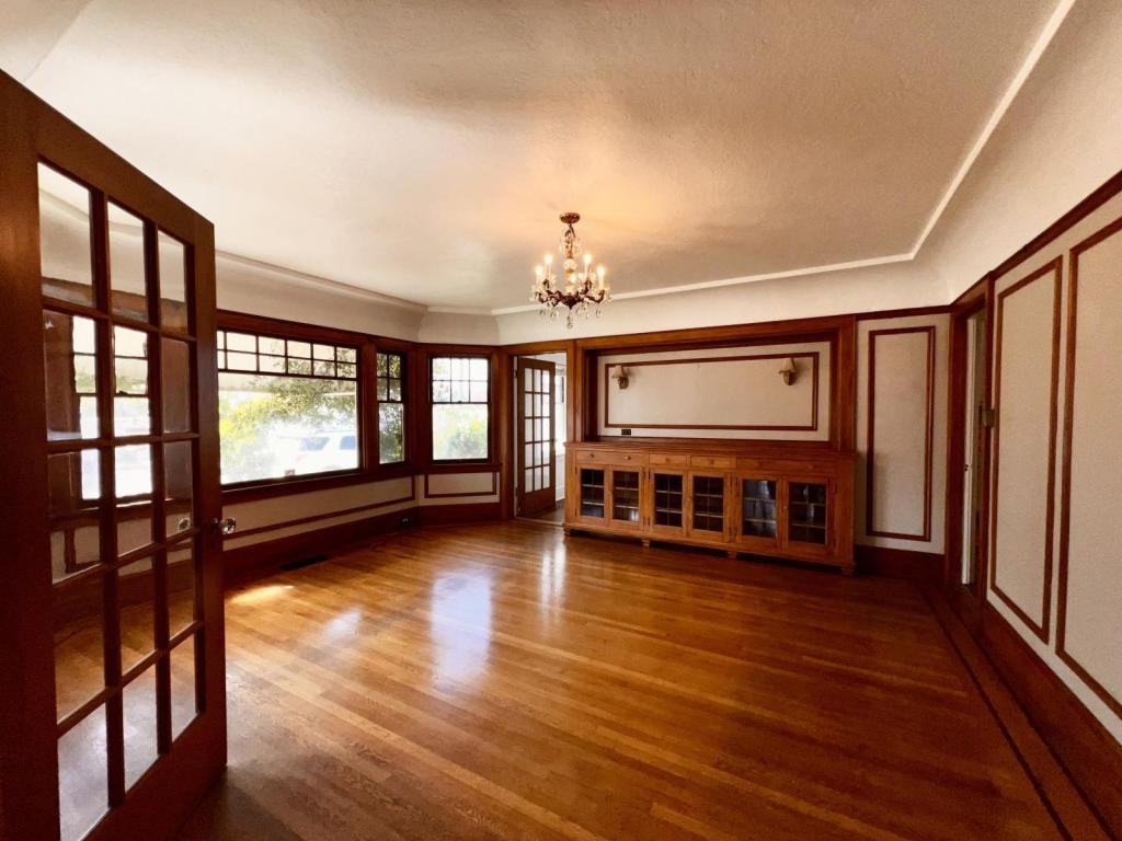 302 Laurel Ave - Photo 3 of 15