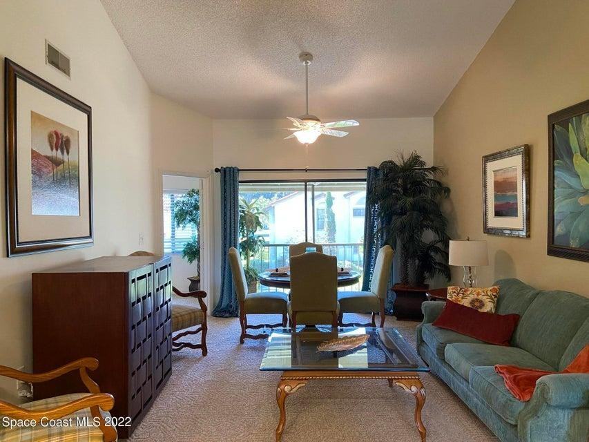 1039 Country Club Dr - Photo 4 of 14